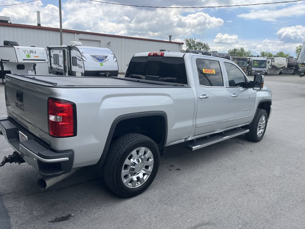 Used 2019 GMC Sierra 2500 Denali w/ Duramax Plus Package AWD/4WD image 13