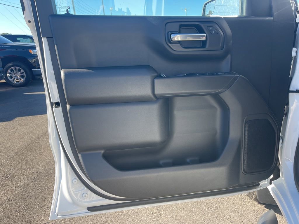 Used 2025 Chevrolet Silverado 1500 Custom w/ Turbomax Blackout Package image 25
