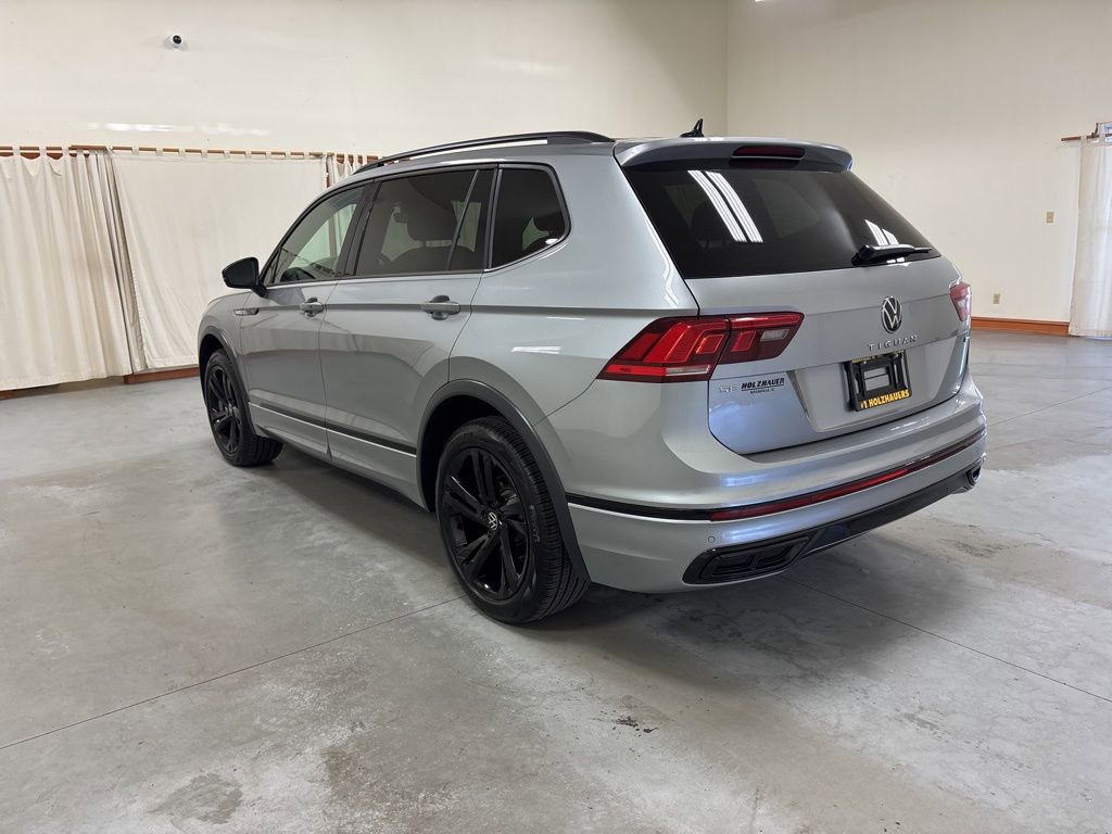 Used 2024 Volkswagen Tiguan SE R-Line AWD/4WD image 6