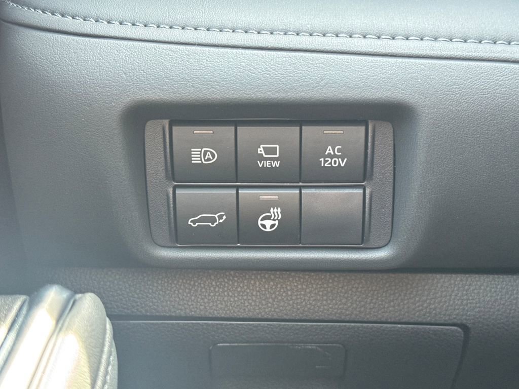 New 2026 Toyota Highlander Limited image 33