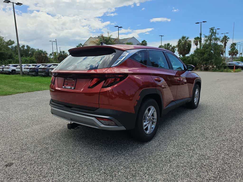 New 2026 Hyundai Tucson SE w/ Tow & Go Package FWD image 7