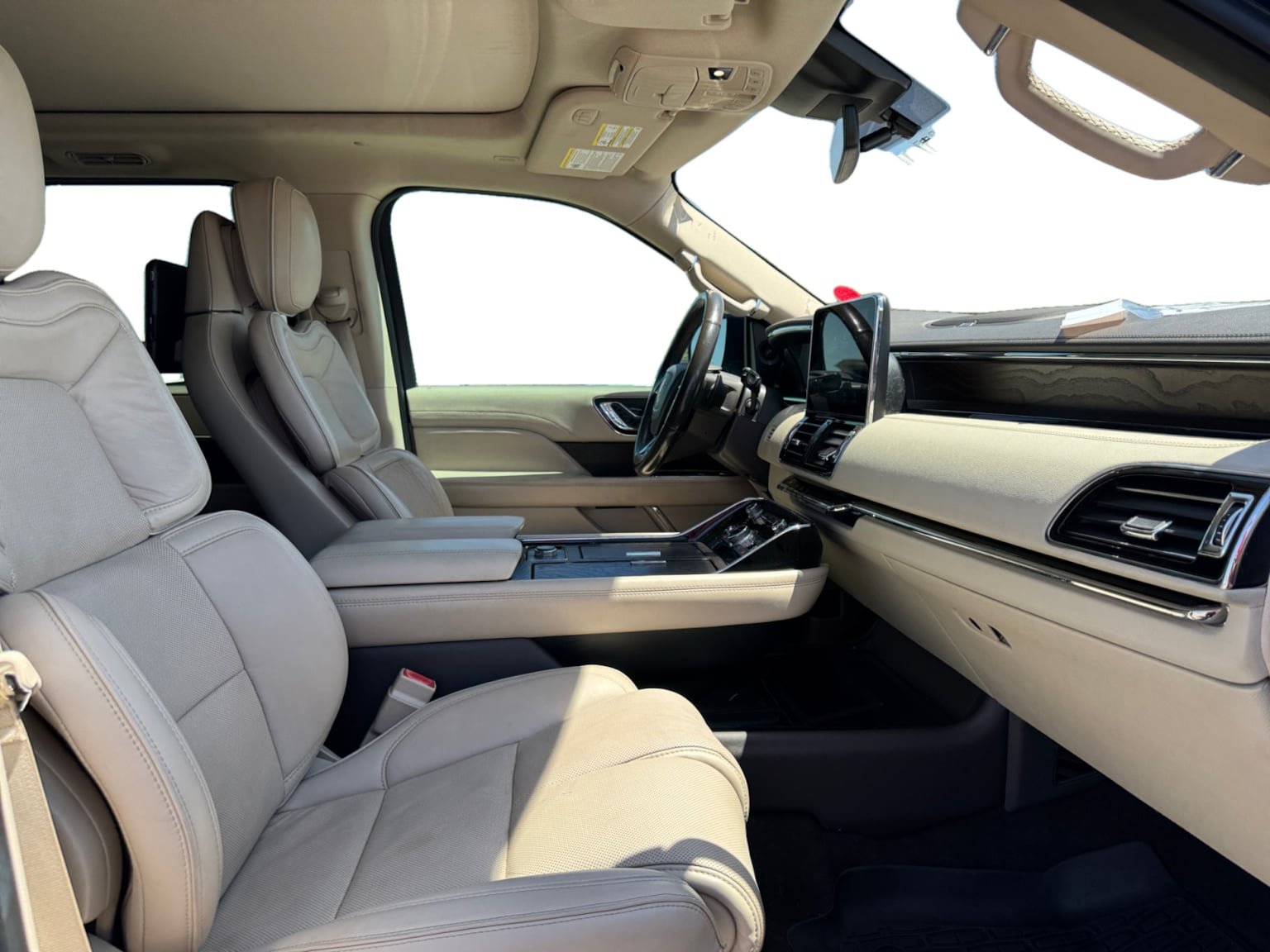 Used 2019 Lincoln Navigator L Reserve AWD/4WD image 17