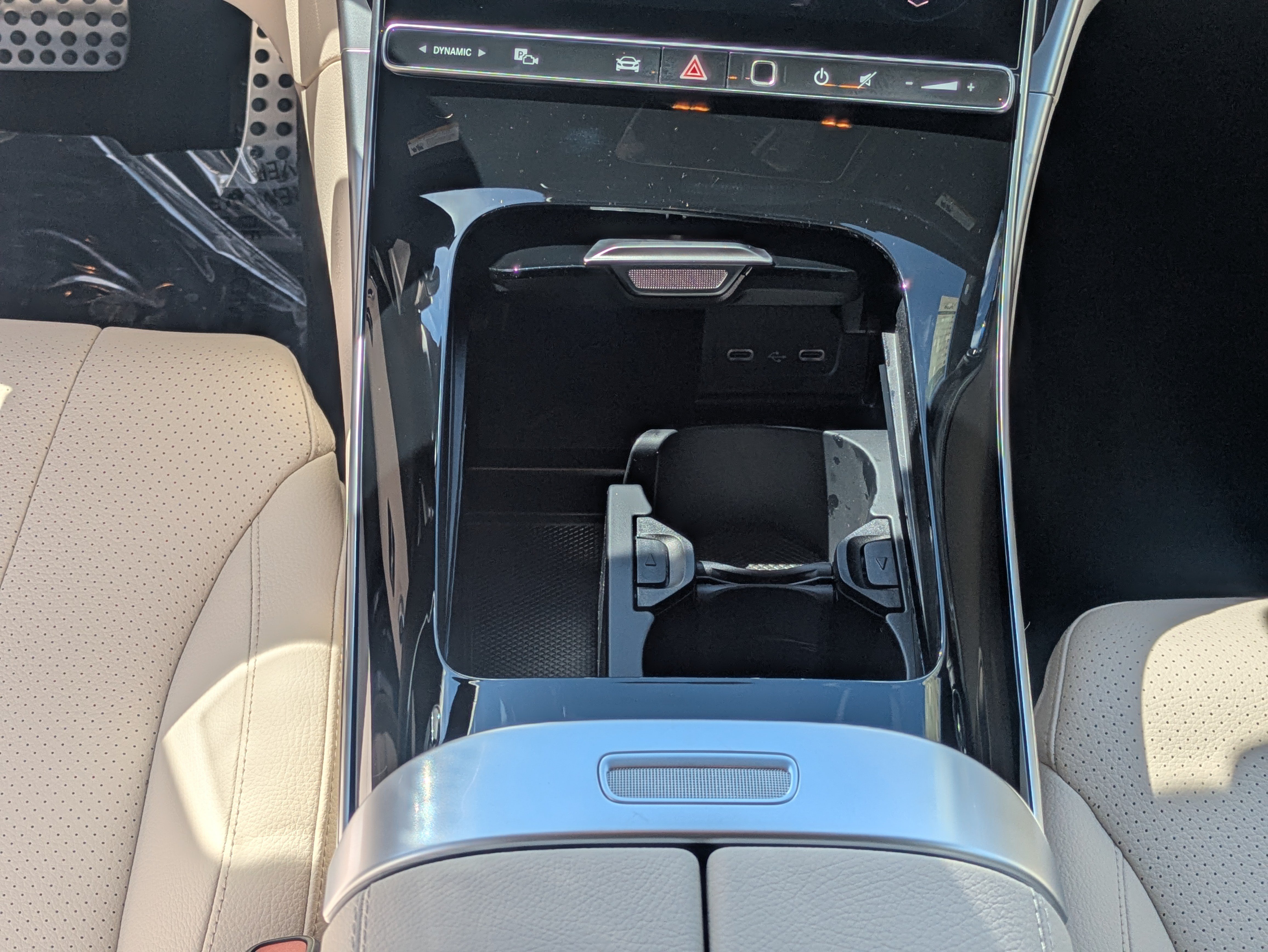 New 2027 Mercedes-Benz CLE 300 4MATIC Coupe image 17