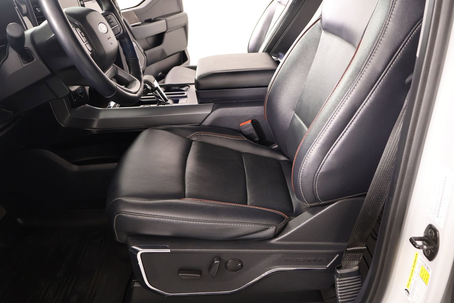 Used 2023 Ford F150 Lariat w/ FX4 Off-Road Package image 14