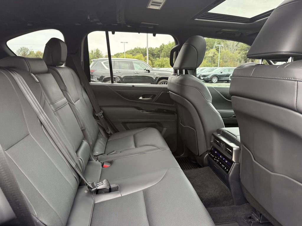 Used 2025 Lexus LX 700h Overtrail image 16