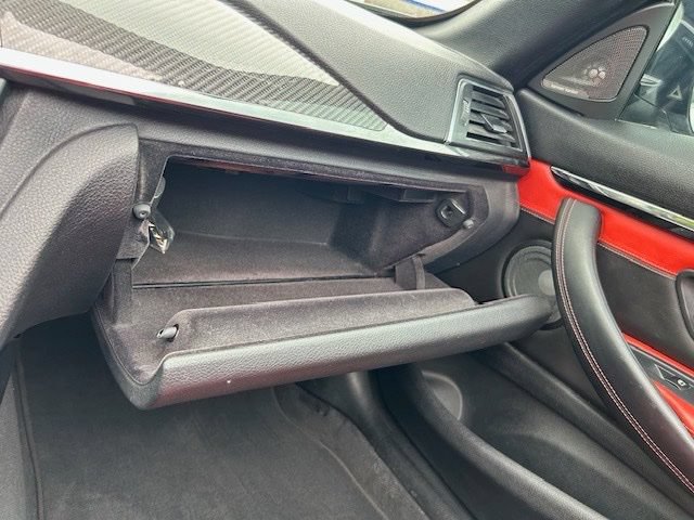 Used 2017 BMW M4 Convertible RWD image 32