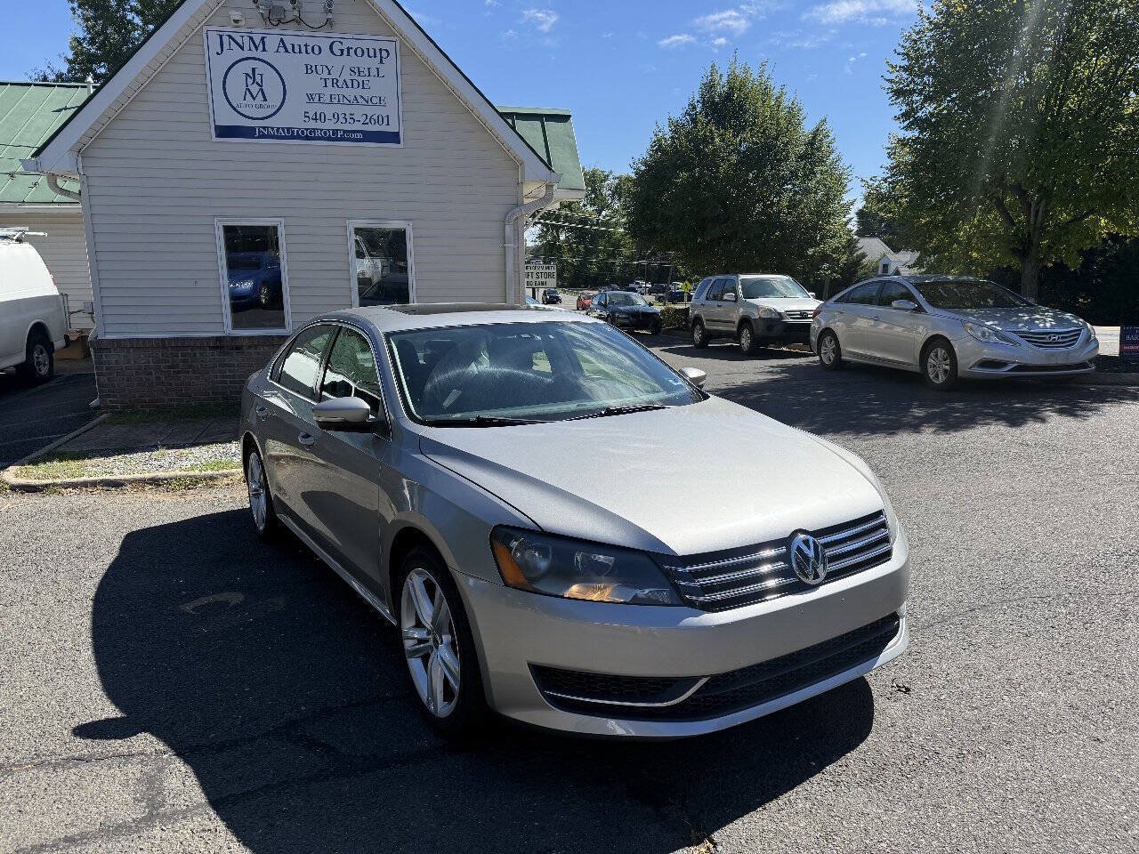 Used 2014 Volkswagen Passat 1.8T SE FWD image 1