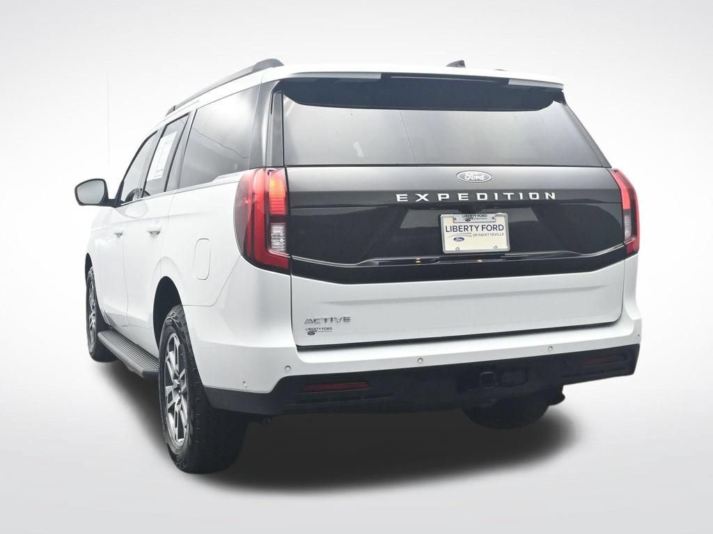 Used 2025 Ford Expedition Active AWD/4WD image 9