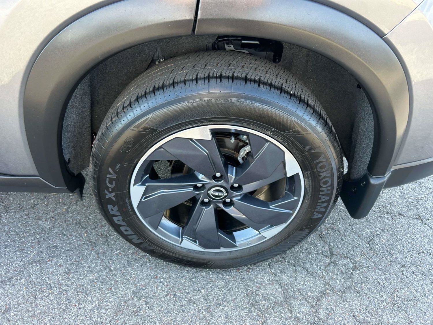 Used 2025 Nissan Rogue SV AWD/4WD image 14