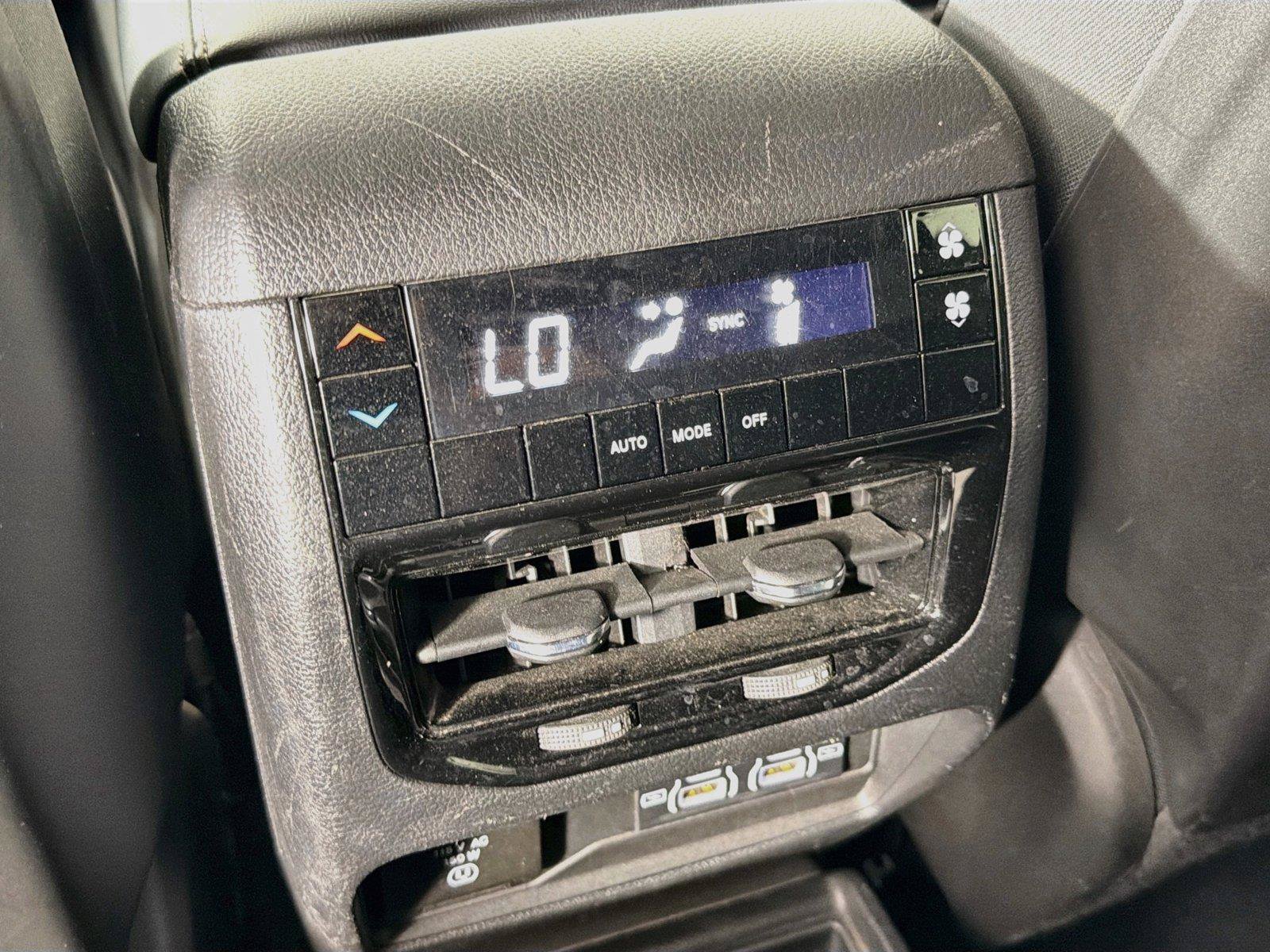 Used 2023 Jeep Grand Cherokee L Laredo AWD/4WD image 28