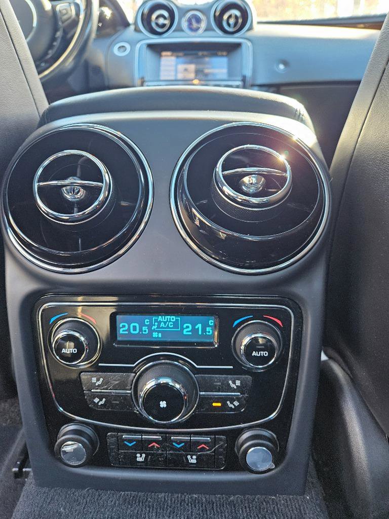 Used 2013 Jaguar XJ L Portfolio image 25