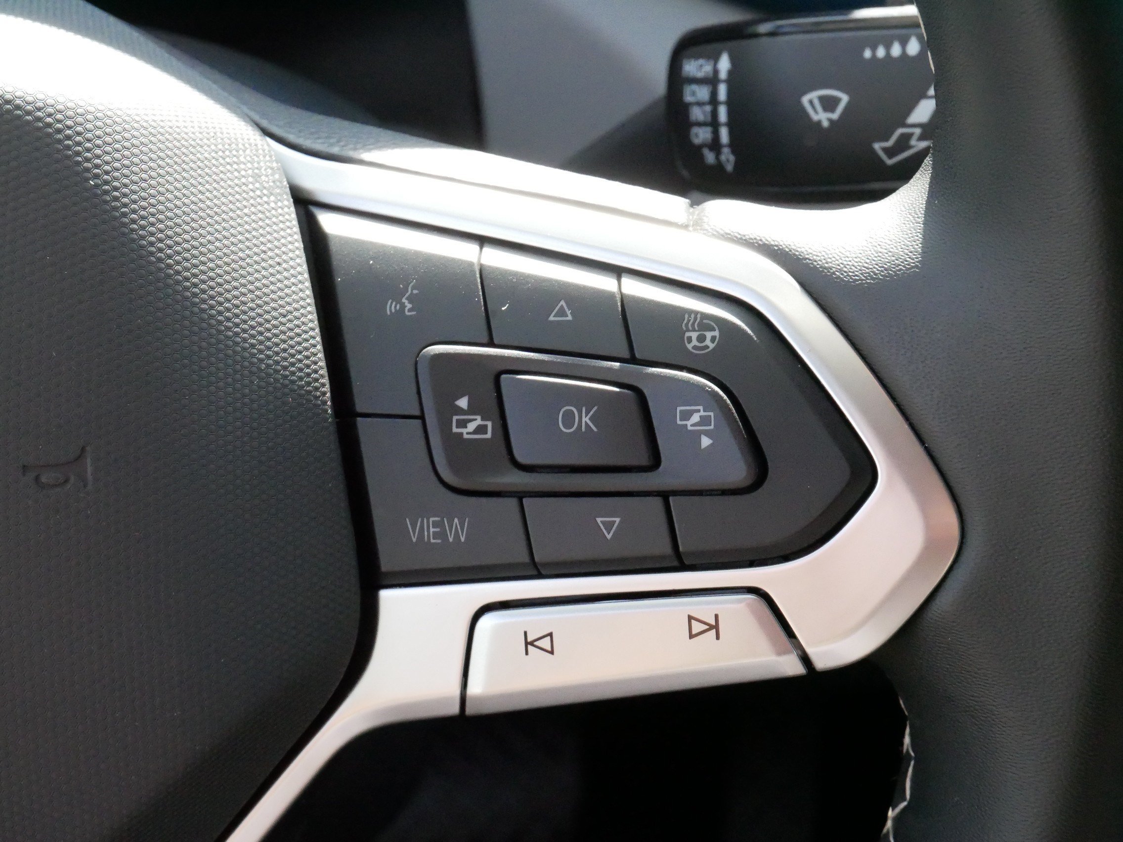 Certified 2024 Volkswagen Taos SE AWD/4WD image 25