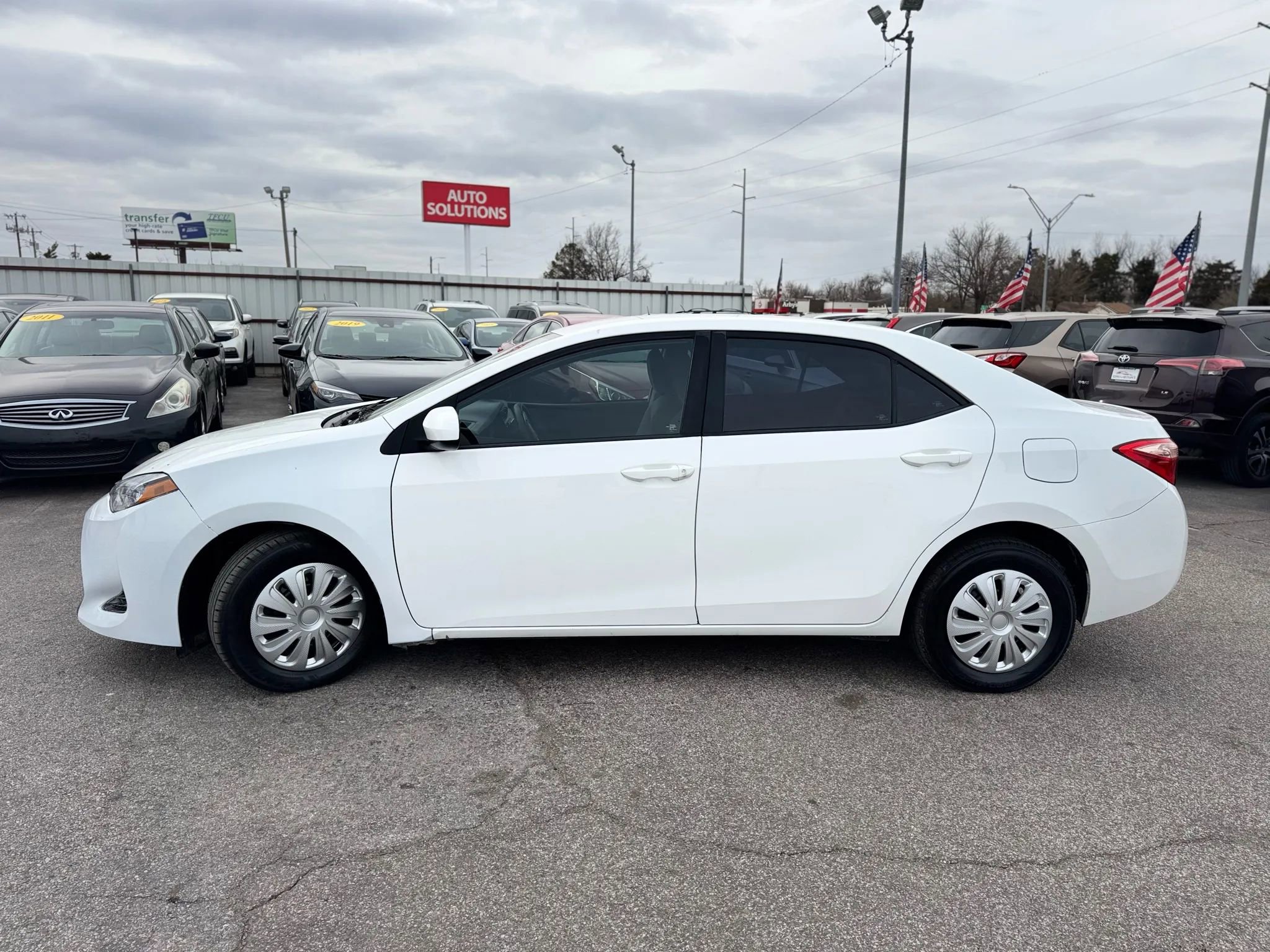 Used 2017 Toyota Corolla L FWD image 7