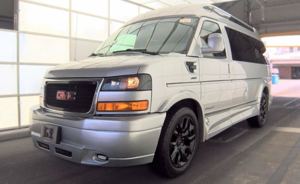Used 2023 GMC Savana 2500 RWD image 4