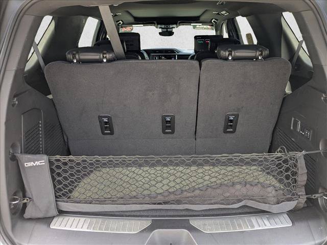Used 2024 GMC Yukon Denali w/ Advanced Technology Package AWD/4WD image 6