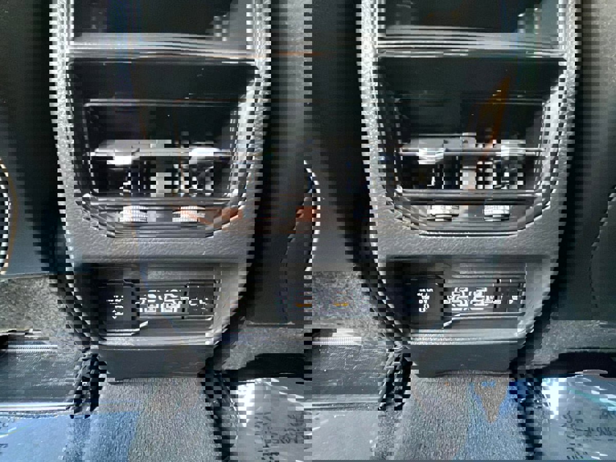 Used 2023 Jeep Grand Cherokee Limited image 20