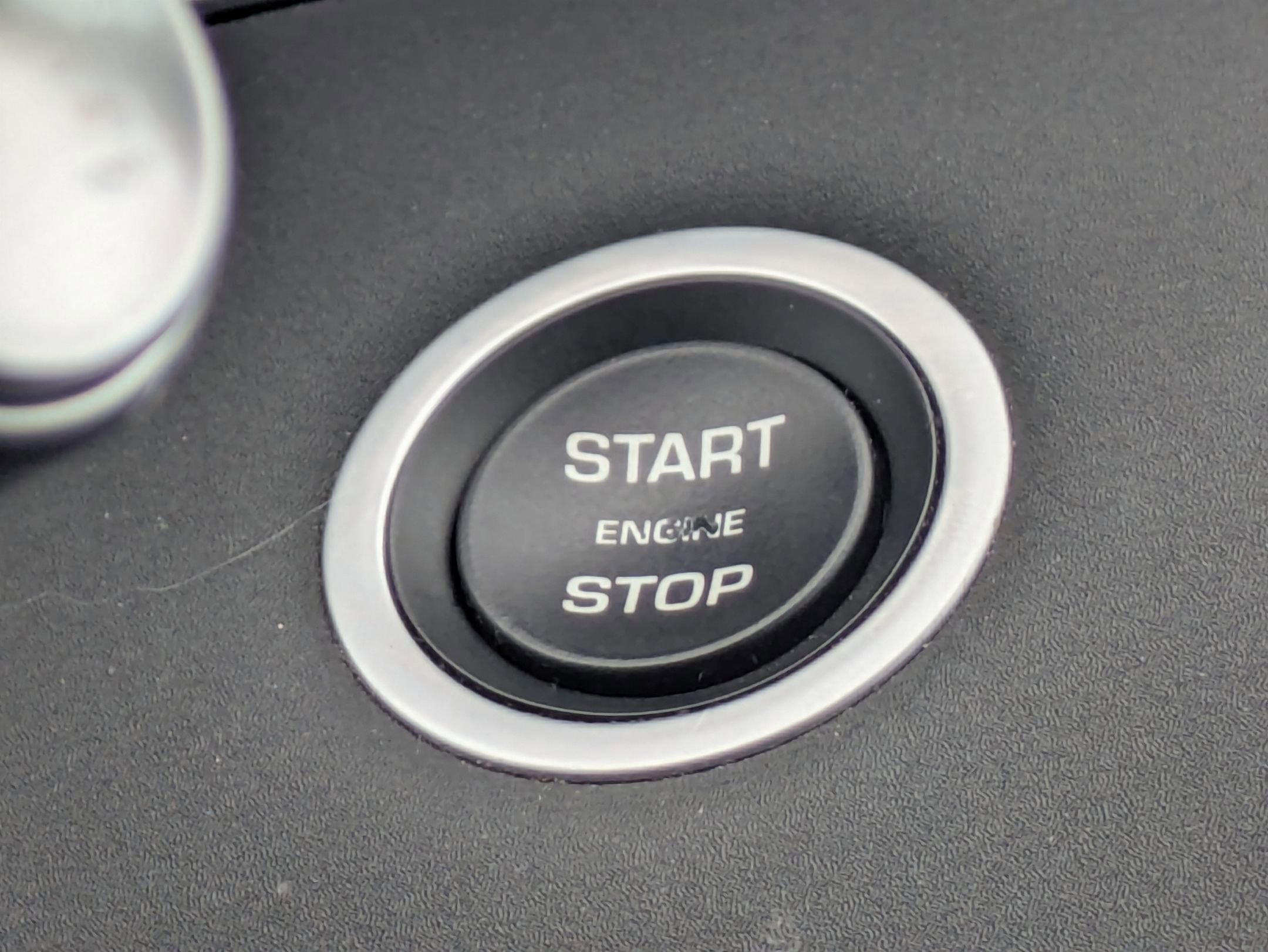 Used 2020 Land Rover Range Rover Evoque SE image 17