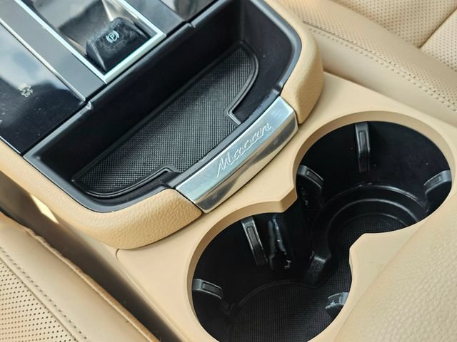 Used 2022 Porsche Macan AWD/4WD image 36