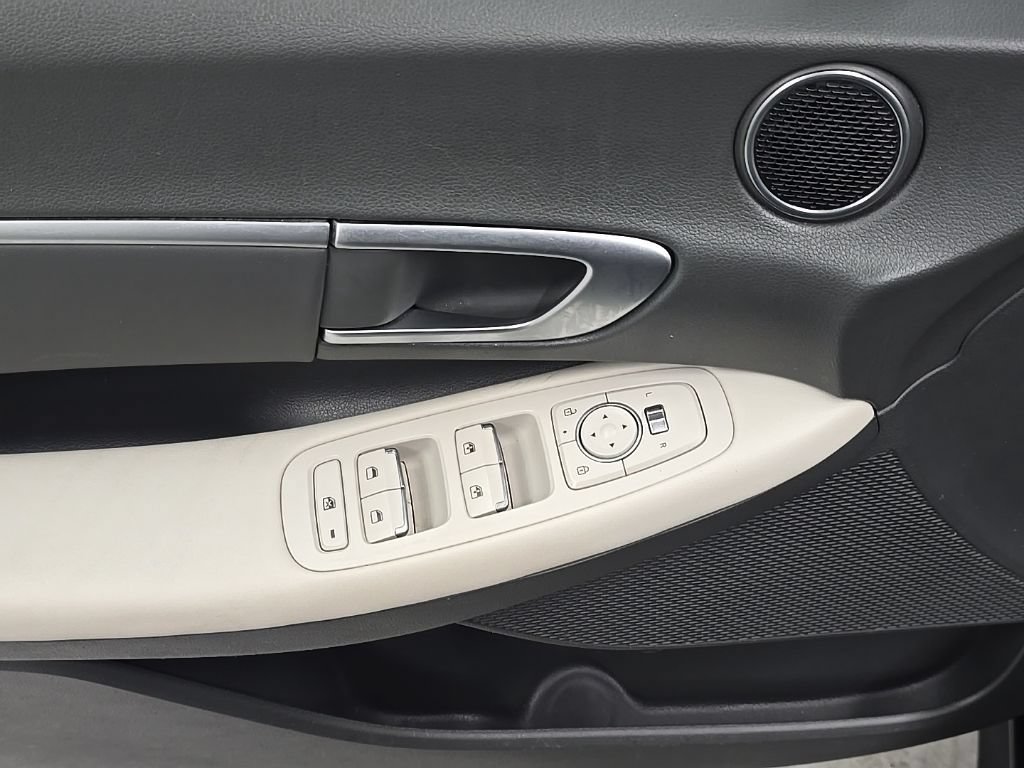 Certified 2025 Hyundai Sonata SEL FWD image 11