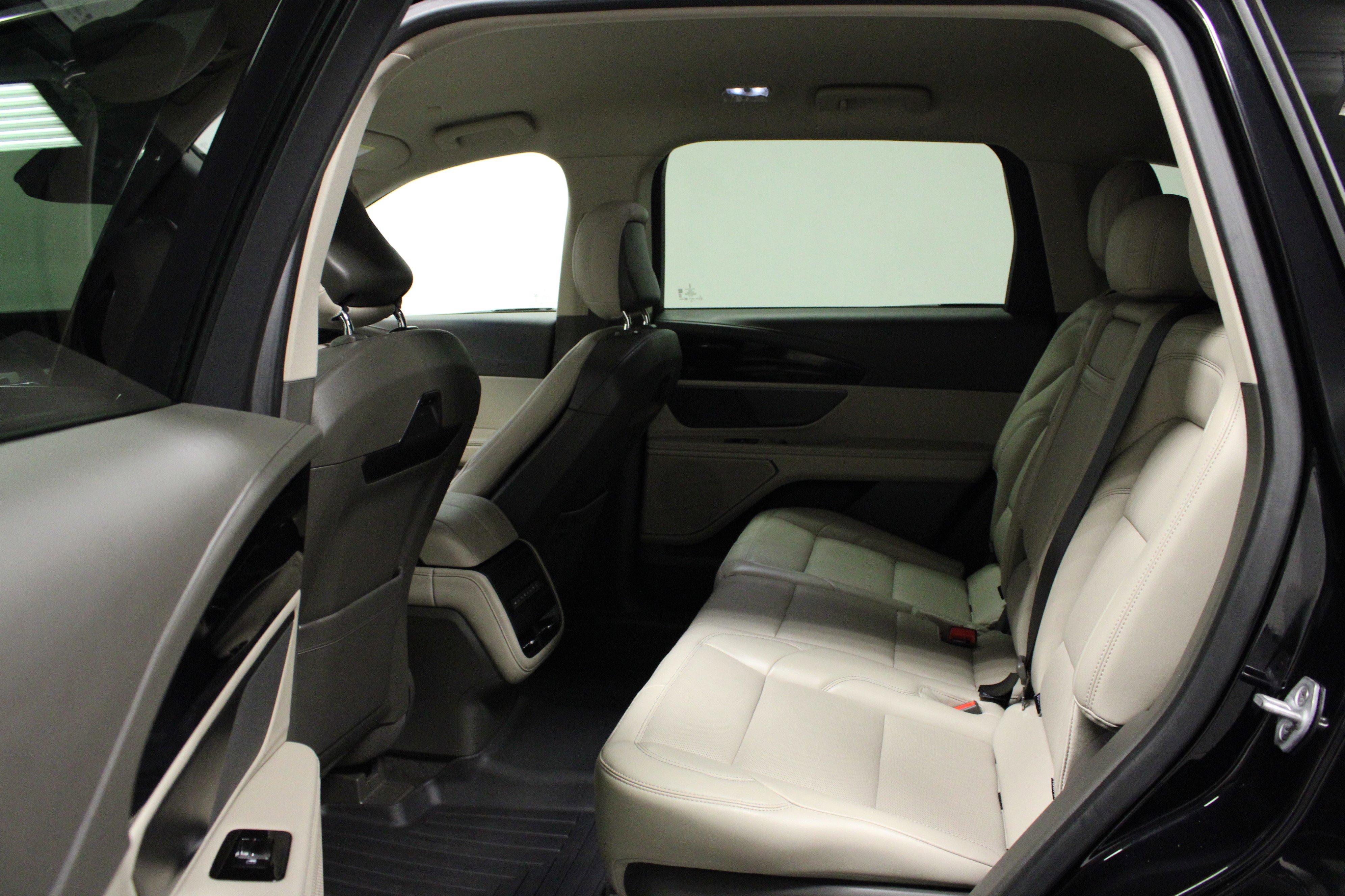 Used 2024 Lincoln Nautilus Premier image 13