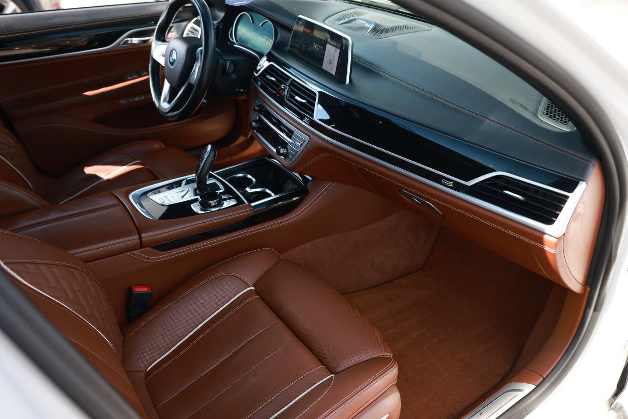 Used 2018 BMW 740e xDrive AWD/4WD image 20