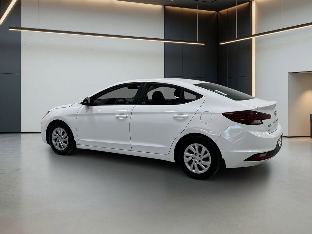Used 2020 Hyundai Elantra SE w/ Cargo Package (C1) FWD image 3