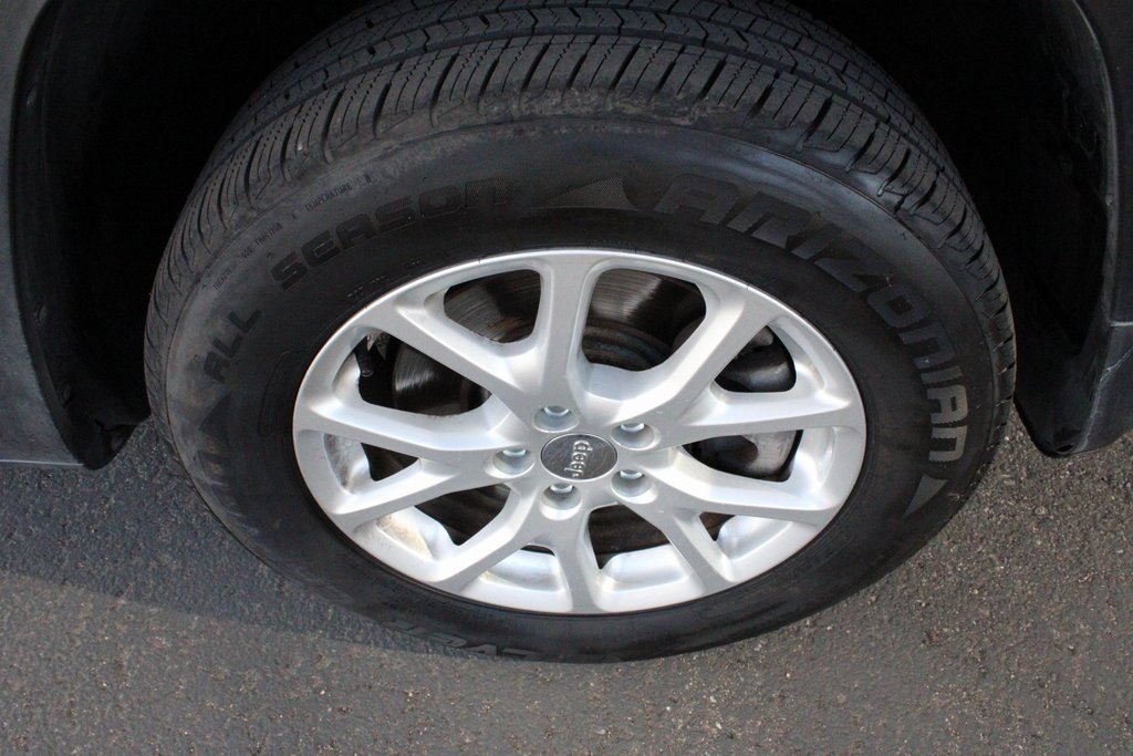 Used 2014 Jeep Cherokee Latitude image 58