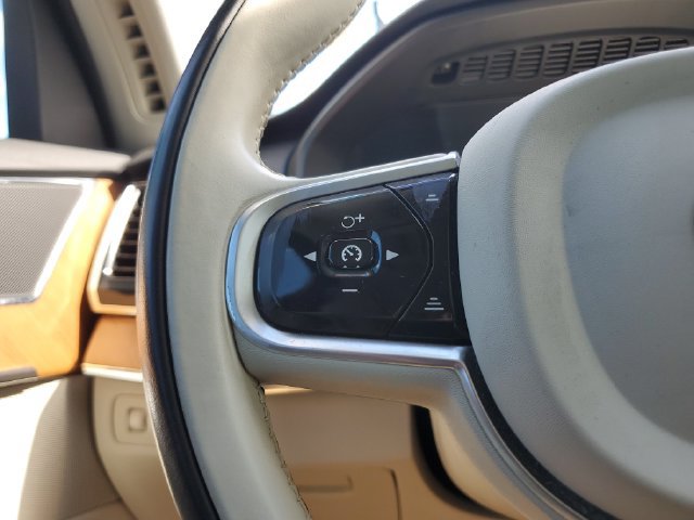 Used 2021 Volvo XC90 T5 Momentum w/ Climate Package FWD image 25