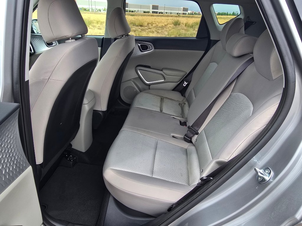 Used 2025 Kia Soul LX w/ LX Technology Package FWD image 14