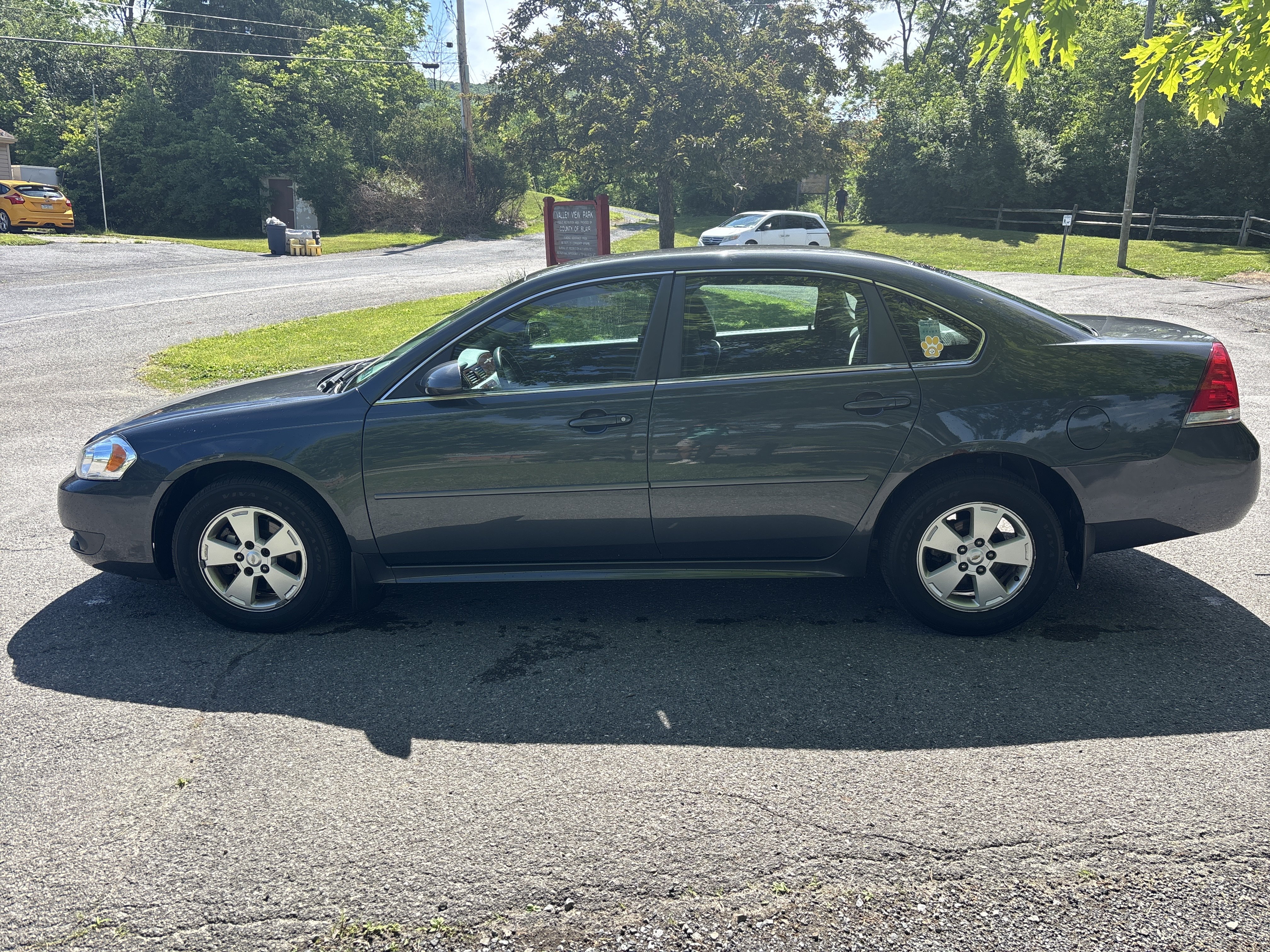 Used 2011 Chevrolet Impala LT FWD image 11