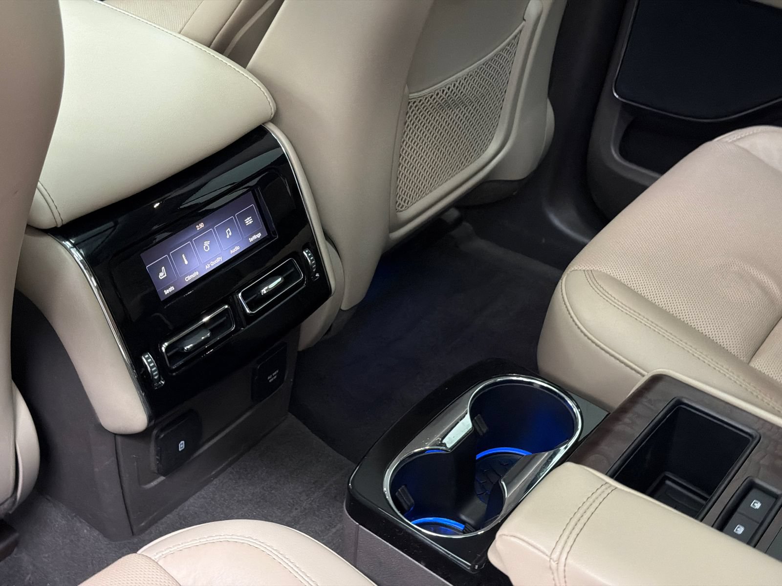 Used 2023 Lincoln Aviator Reserve w/ Equipment Group 201A AWD/4WD image 22