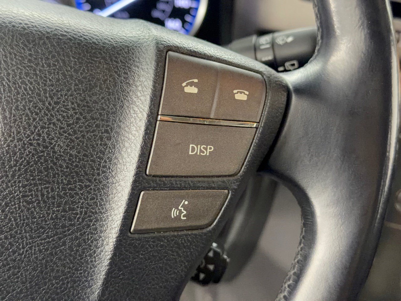 Used 2010 Lexus LX 570 4WD w/ Luxury Pkg image 19