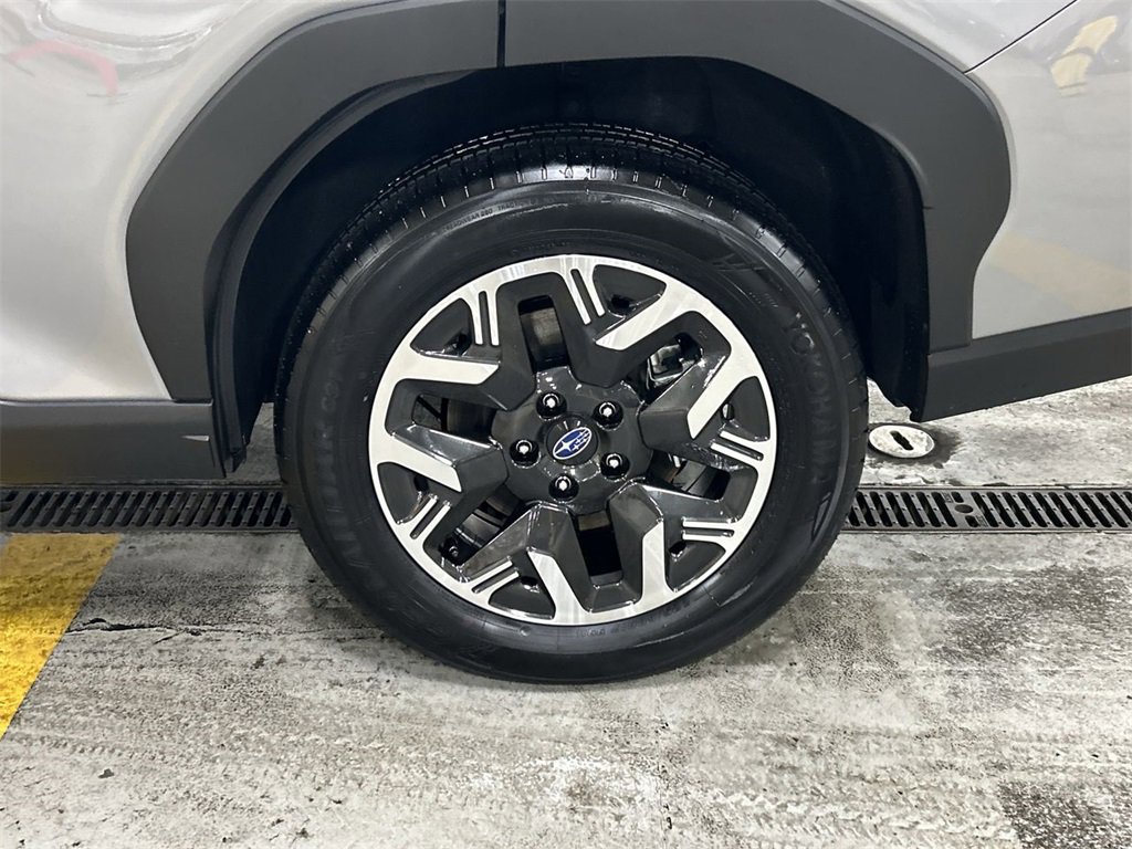 Used 2025 Subaru Forester Premium image 11