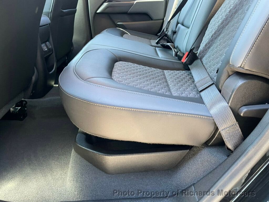 Used 2022 Chevrolet Colorado Z71 w/ Z71 Midnight Edition image 17