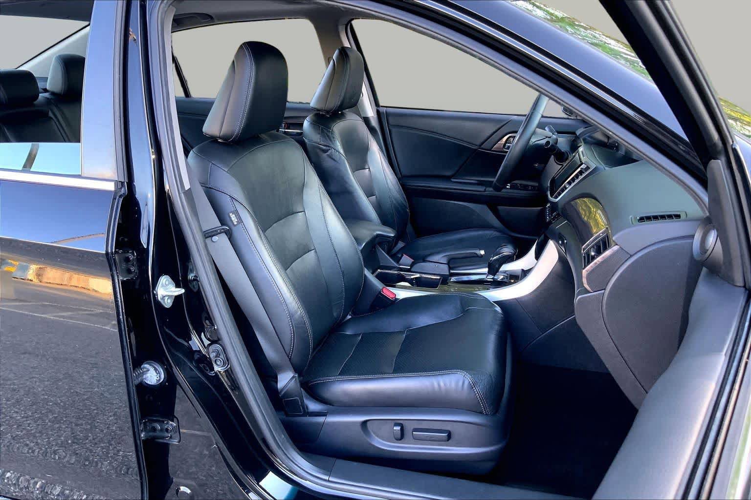 Used 2016 Honda Accord EX-L image 8