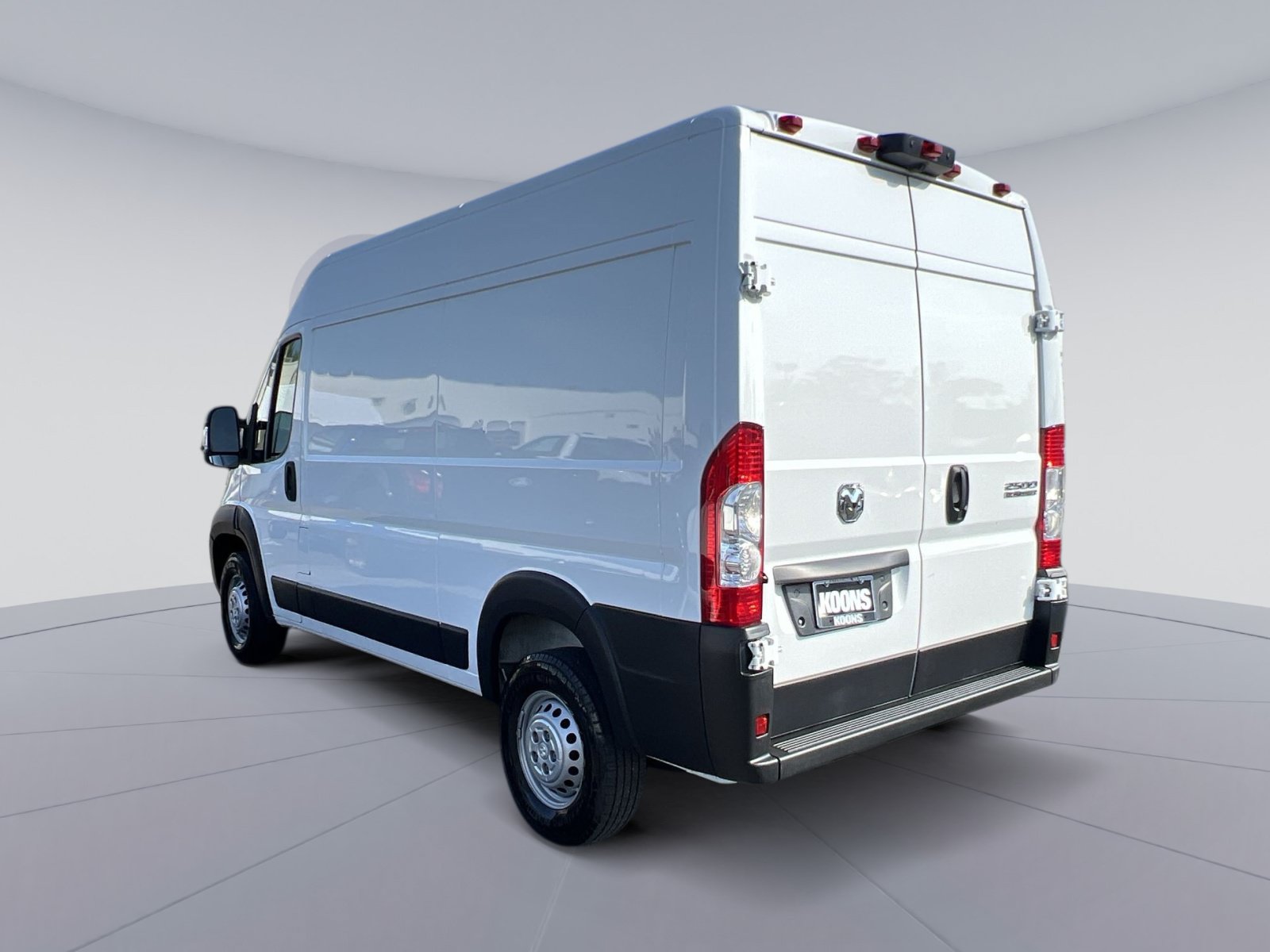 Used 2024 RAM ProMaster 2500 w/ Convenience Group FWD image 8