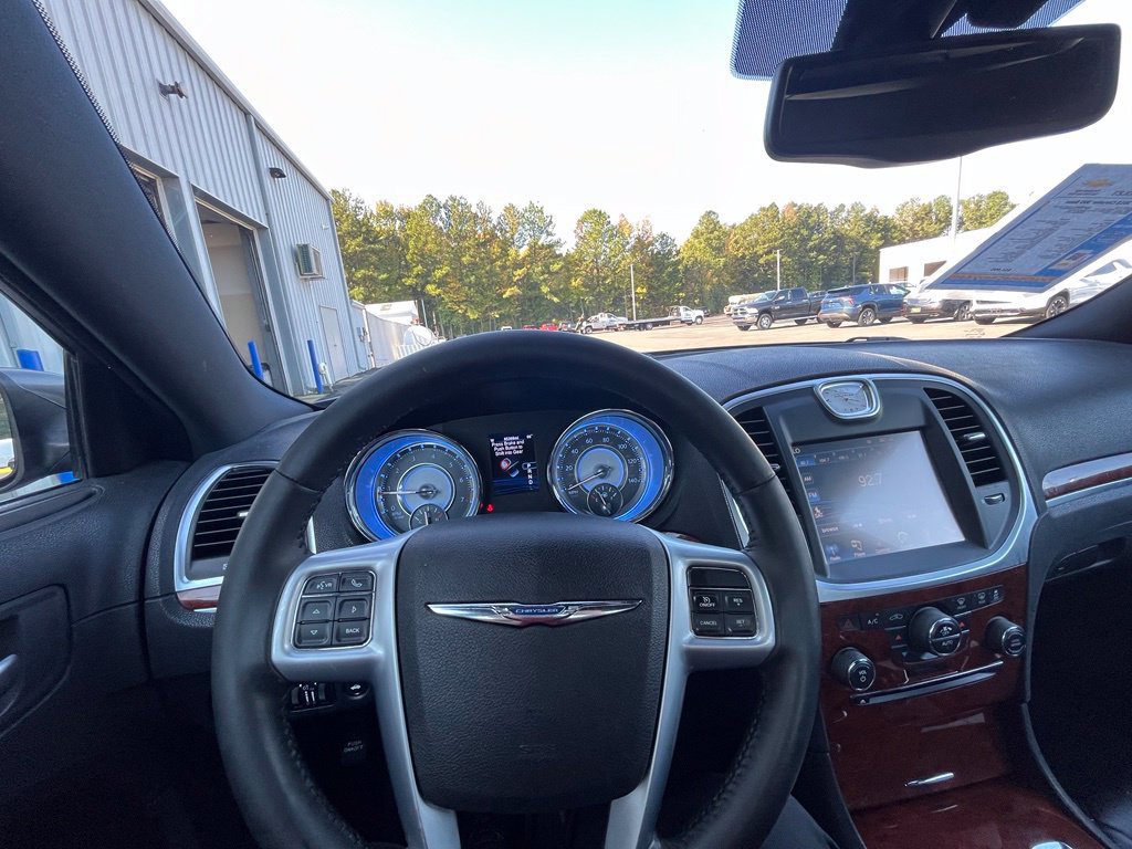 Used 2013 Chrysler 300 RWD image 19