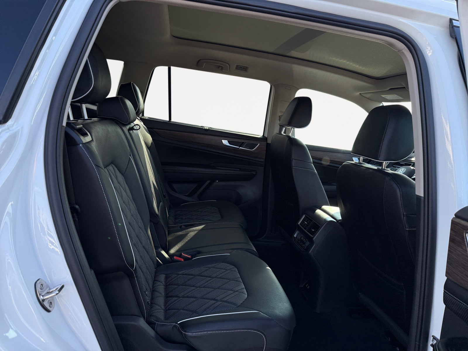 Certified 2026 Volkswagen Atlas SEL Premium R-Line AWD/4WD image 18