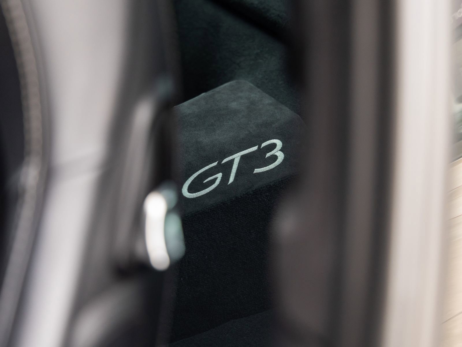 Used 2015 Porsche 911 GT3 RWD image 40