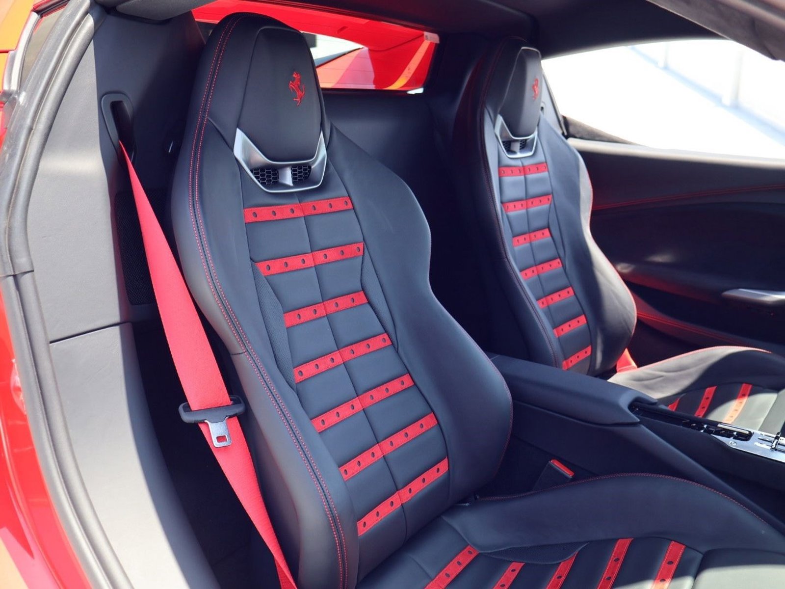 Used 2025 Ferrari 296 GTS RWD image 21