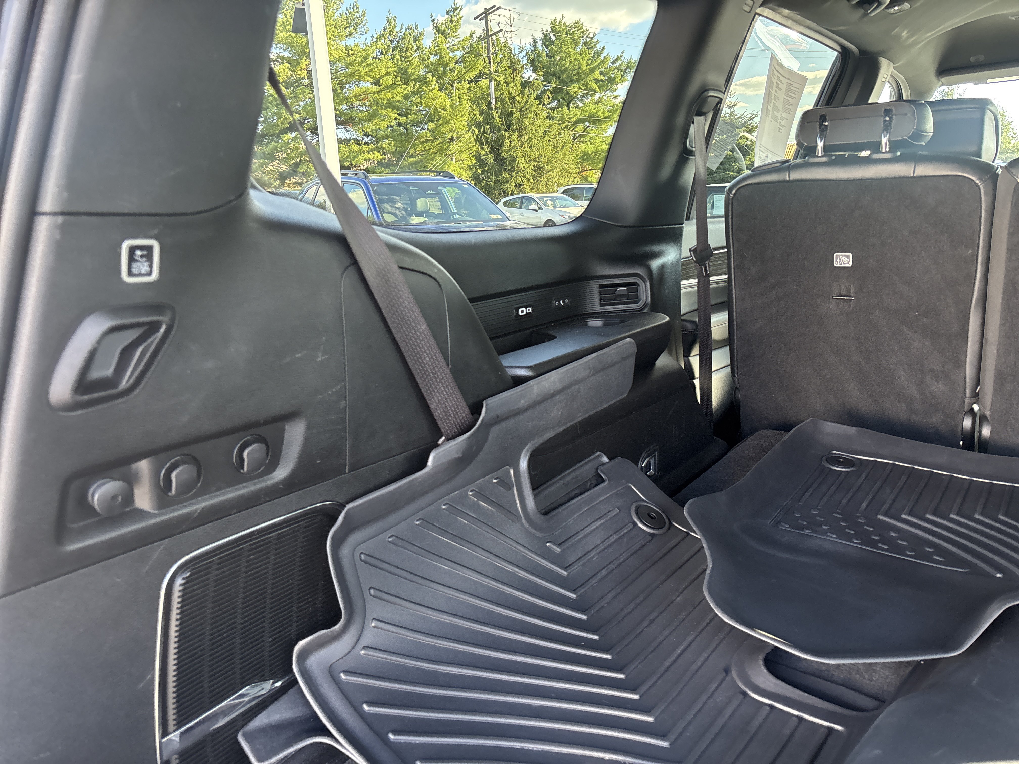 Used 2022 Jeep Wagoneer Series III AWD/4WD image 28