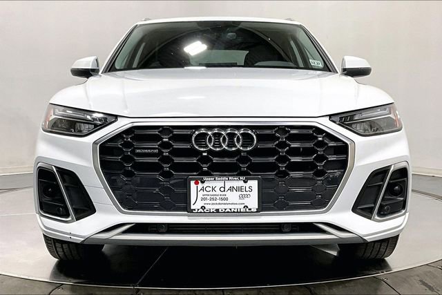 Used 2023 Audi Q5 2.0T Premium w/ Convenience Package AWD/4WD image 3