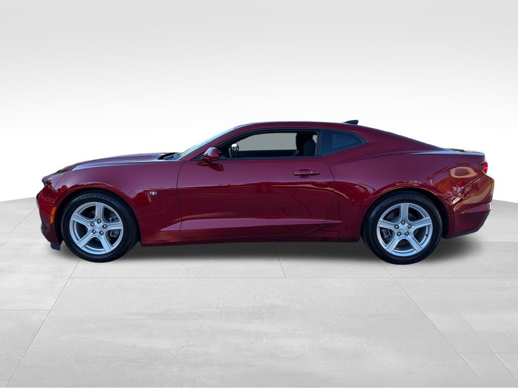 Used 2024 Chevrolet Camaro LT RWD image 4