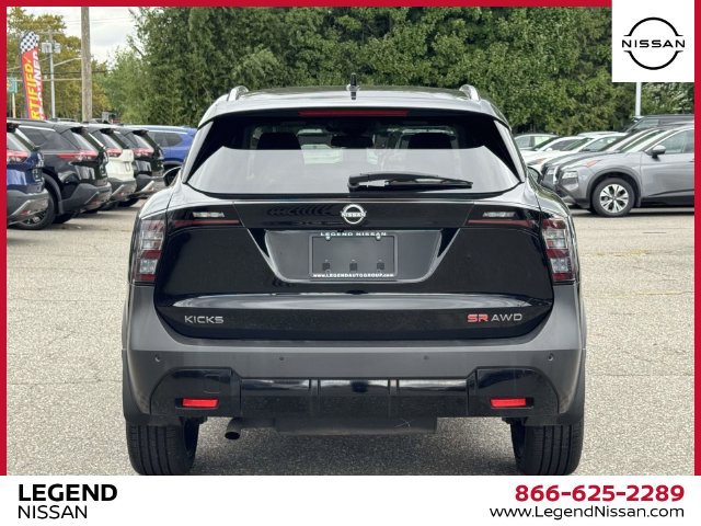 Used 2025 Nissan Kicks SR w/ Illumination Package AWD/4WD image 7