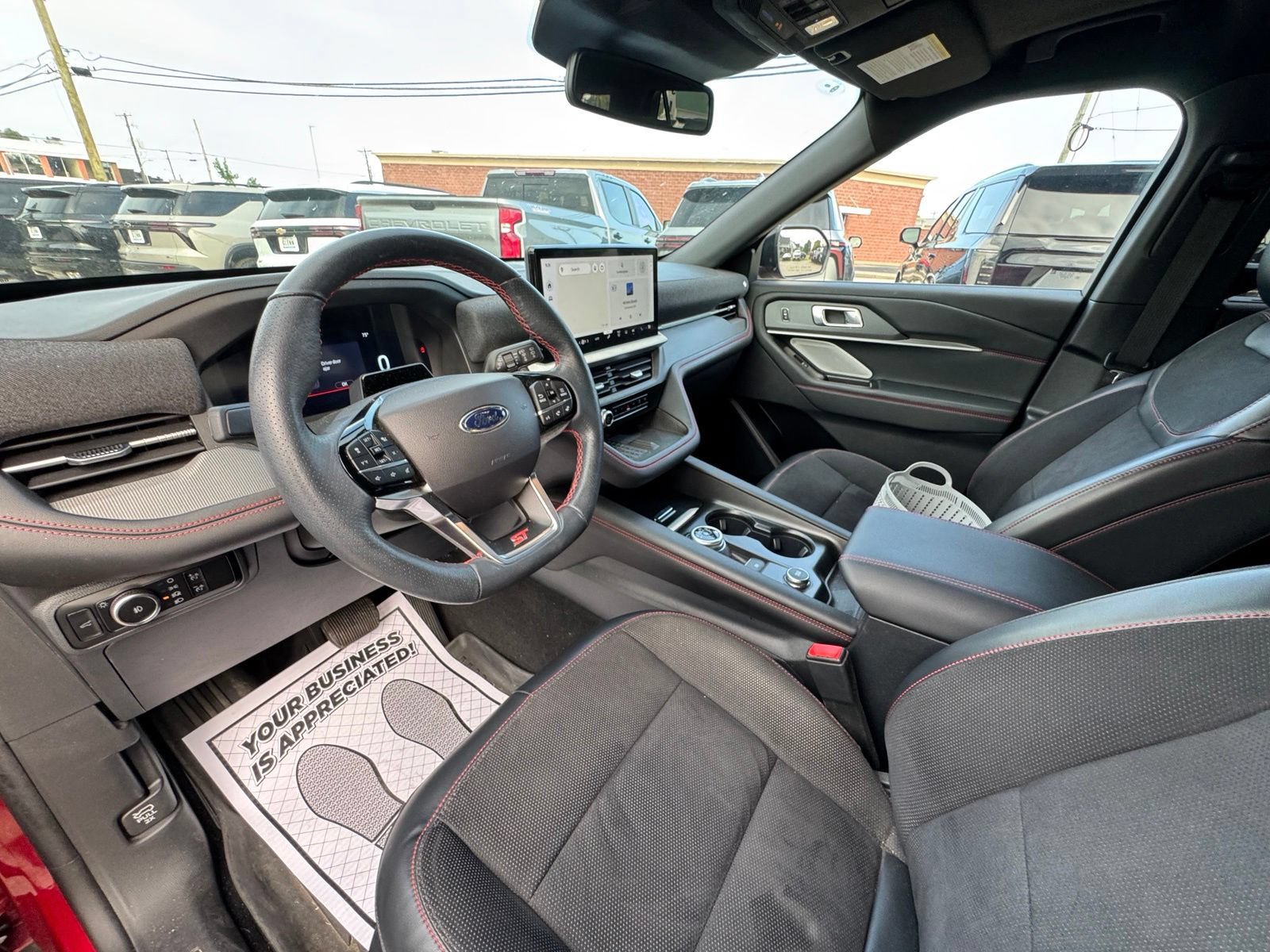 Used 2025 Ford Explorer ST AWD/4WD image 14