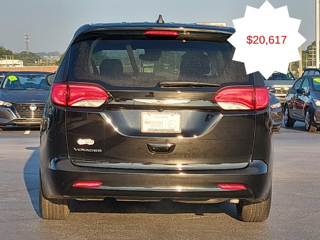 Used 2024 Chrysler Voyager LX FWD image 4