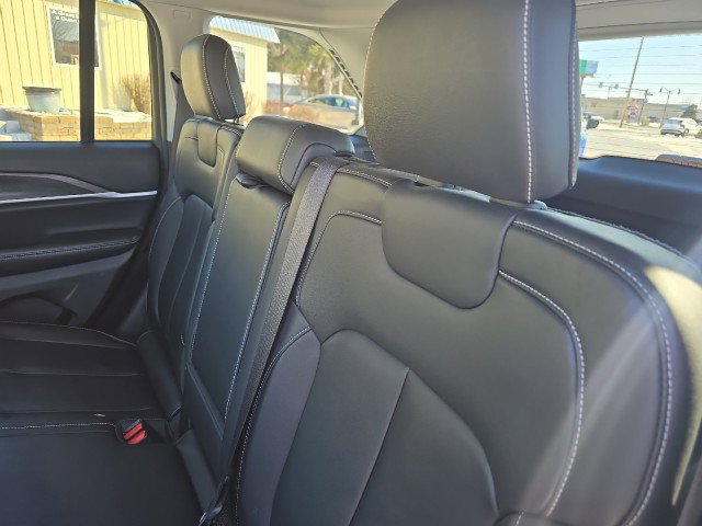 Used 2022 Jeep Grand Cherokee Limited image 36