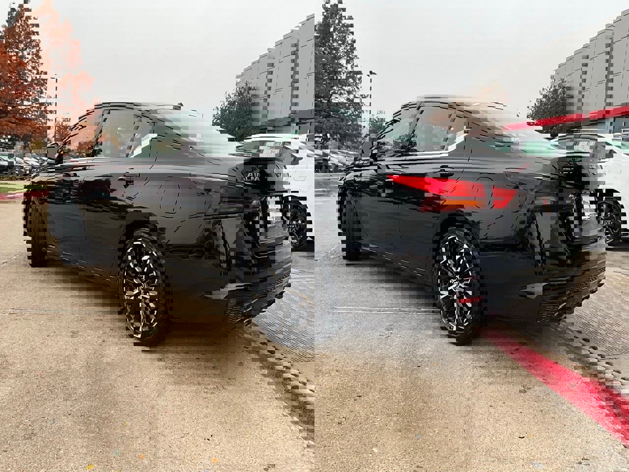 Used 2025 Nissan Altima 2.5 SR image 8