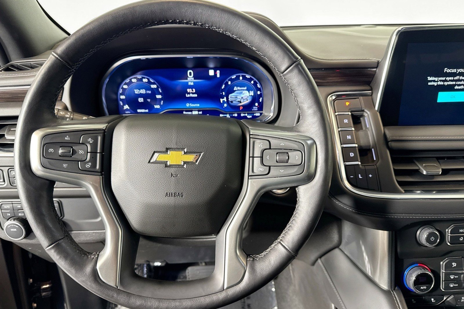 Used 2022 Chevrolet Suburban LT w/ Luxury Package image 11