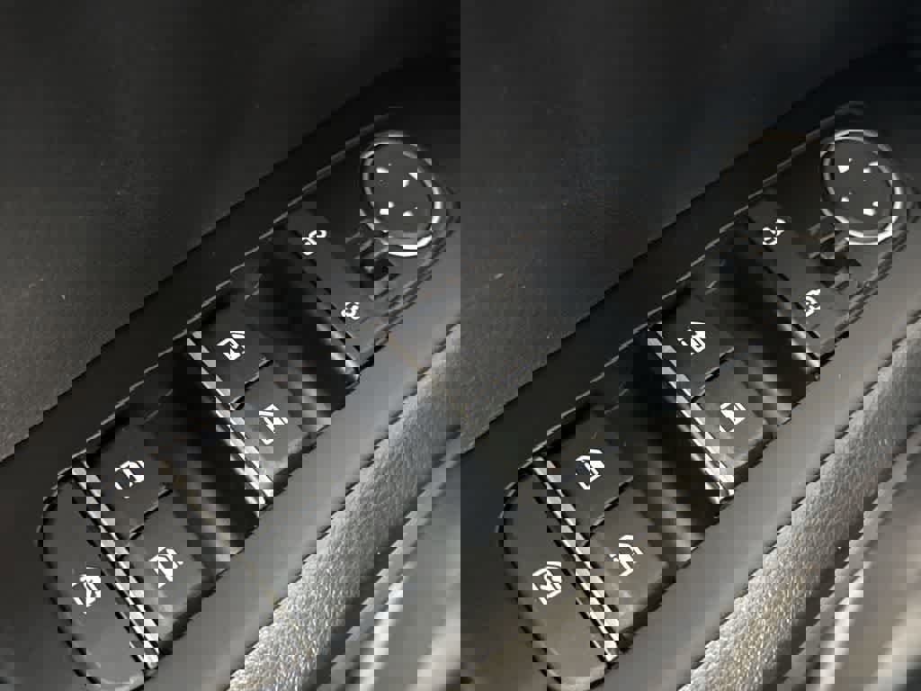 Used 2025 Kia Soul LX w/ LX Technology Package FWD image 17